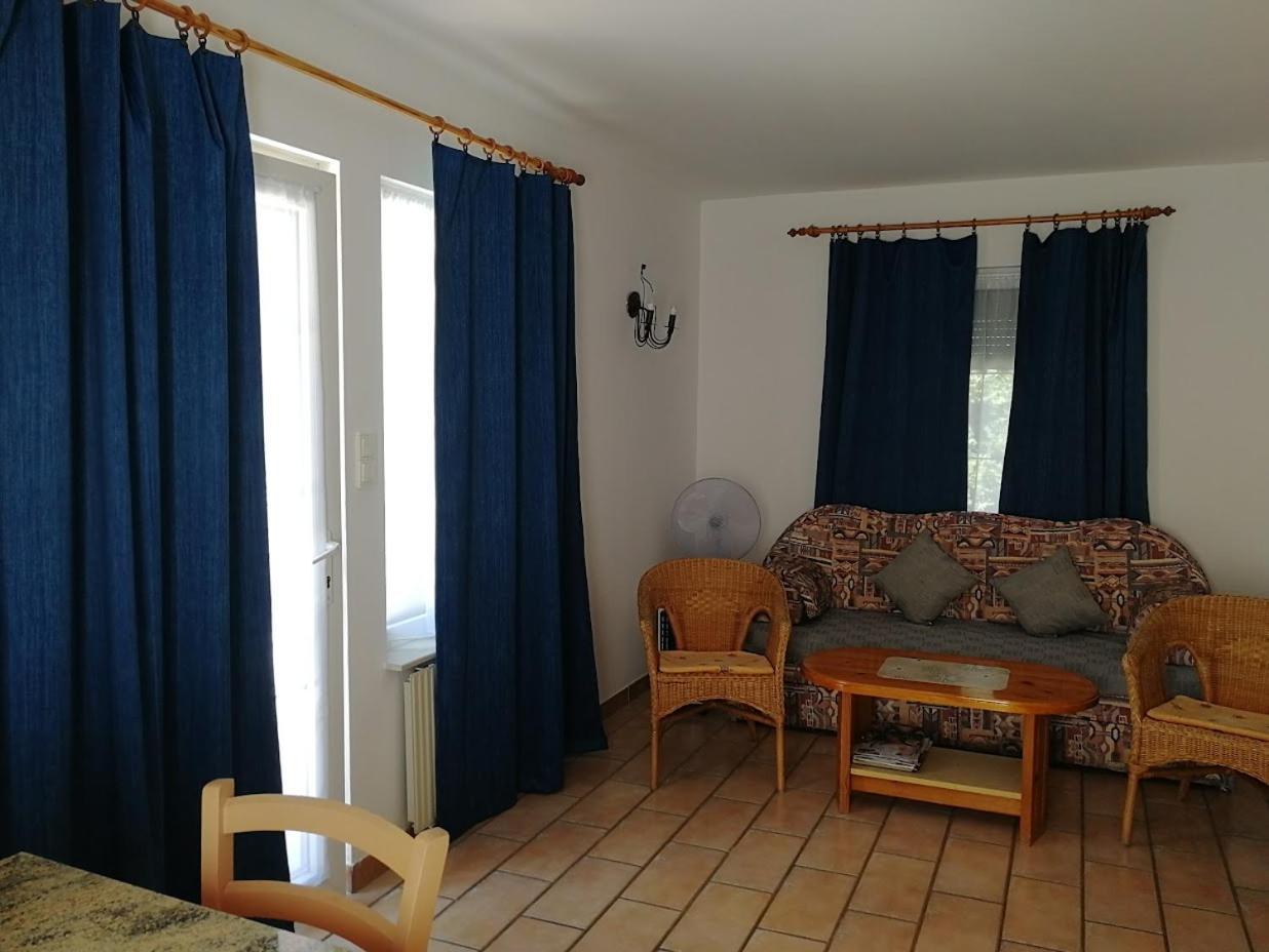 Feszek Apartmanhaz Vonyarcvashegy Dış mekan fotoğraf