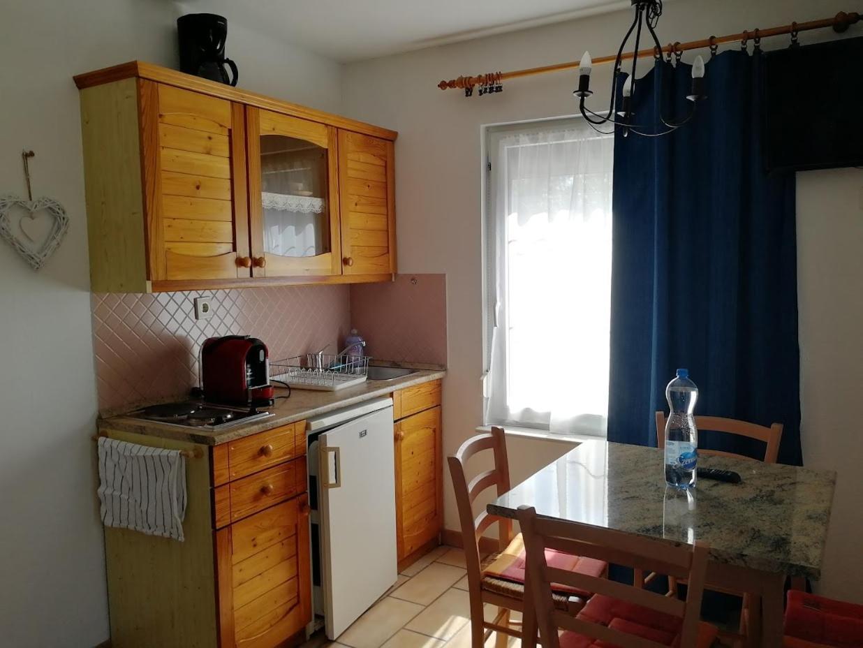 Feszek Apartmanhaz Vonyarcvashegy Dış mekan fotoğraf